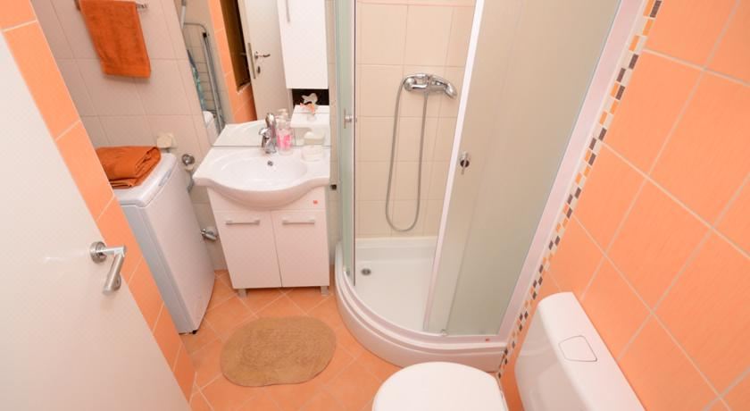 带露台一室公寓