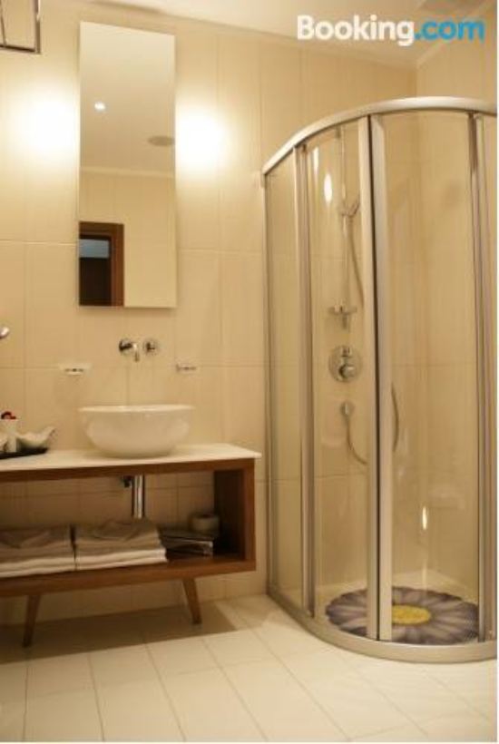 Guest House Aštuoni豪华双人间 - 带阳台 - 可进入spa