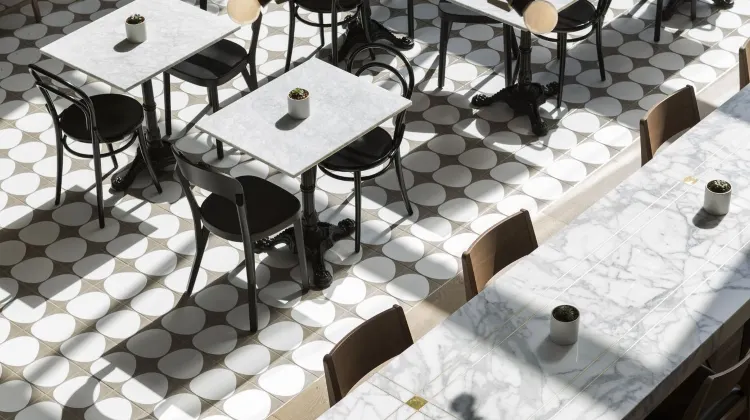 キンプトン エバーリー ホテル、IHG ホテル 食事・レストラン