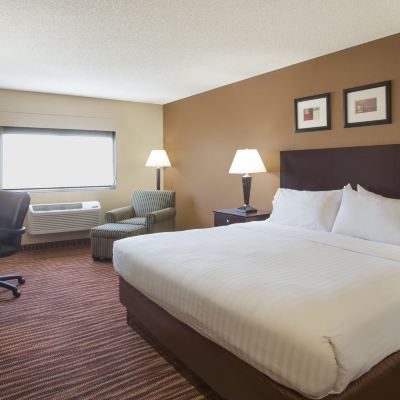 Standard King Room First Choice Inns at the Swell Promo Code