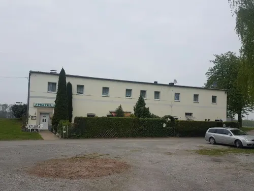 Zur Rennbahn