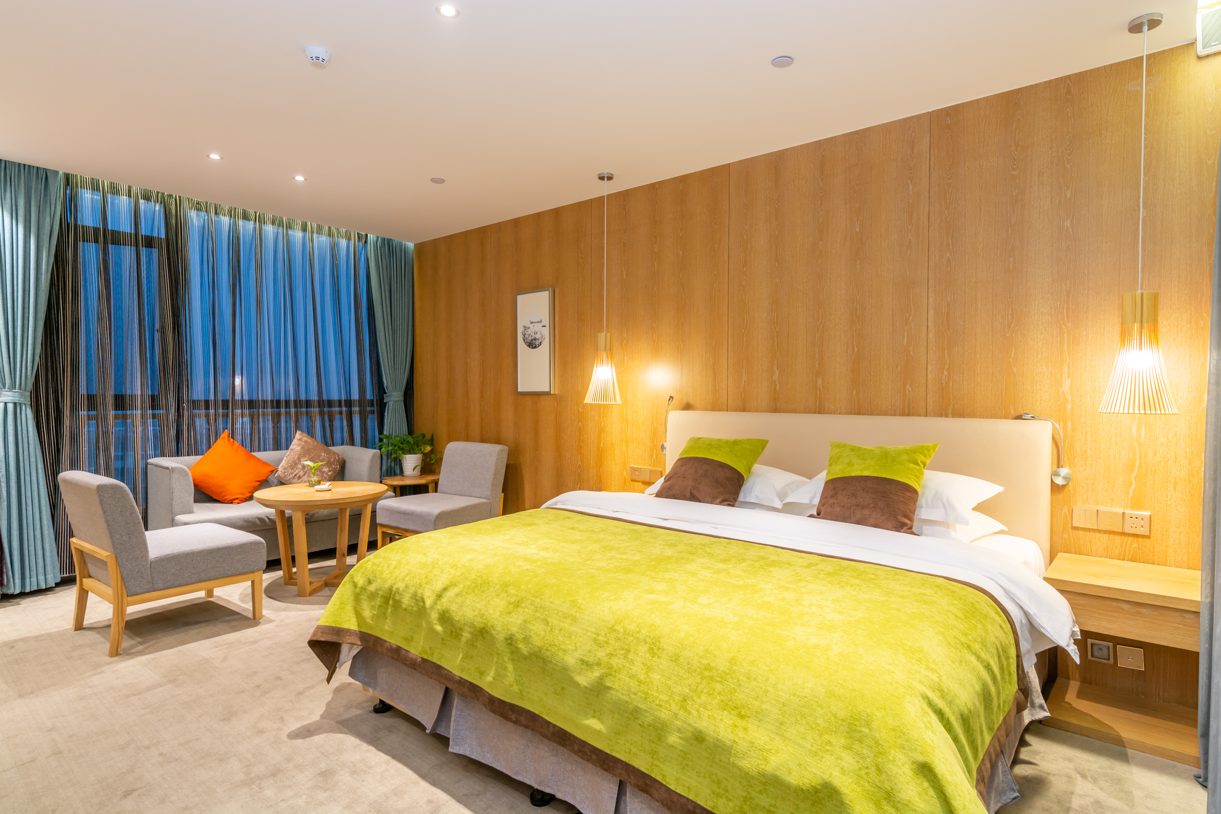 尊享舒睡豪华大床房 （浴缸+小冰箱）