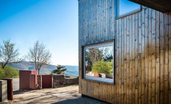 Casa das Penhas Douradas - Burel Expedition Hotel - Housity