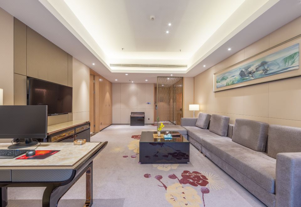 行政套房-俯瞰豪華園林美景