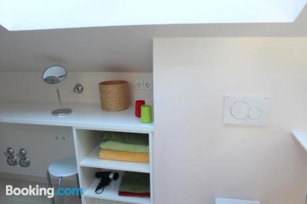 带阳台的山景一卧室公寓