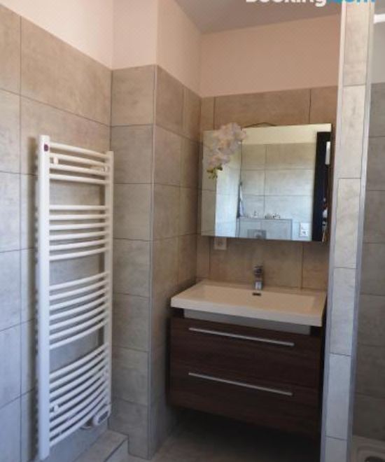 带露台的高级公寓