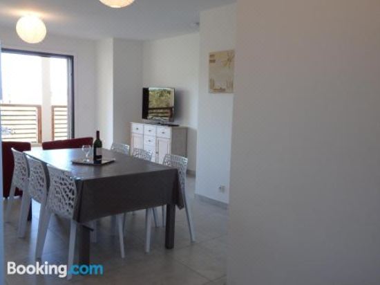 带露台的高级公寓