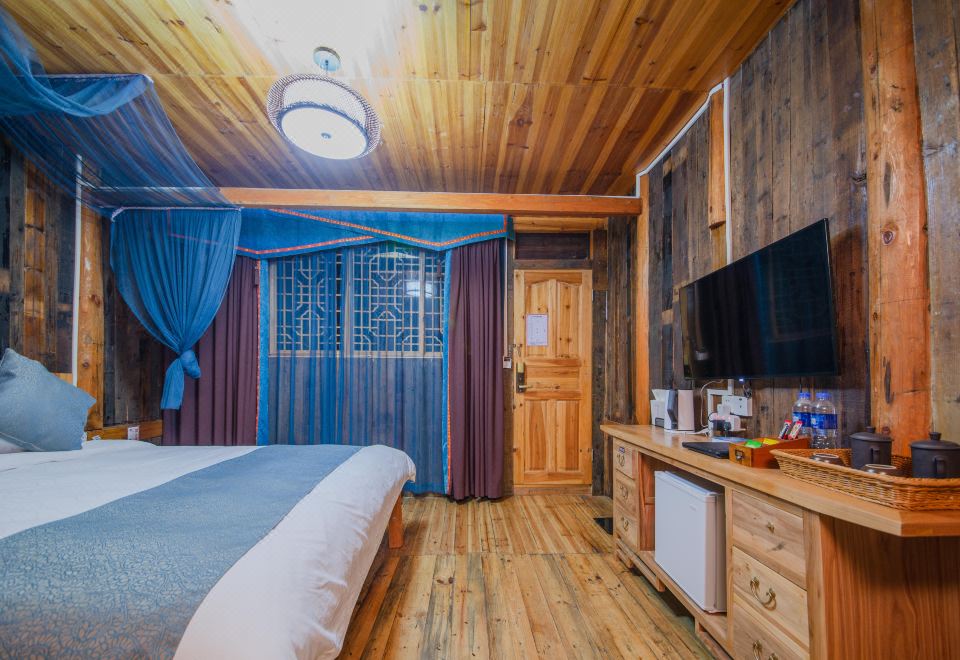 Fengxiang Yaozhai Hotel Forest Superior Room (Double Bed)