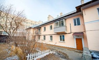 Apartment on Verhneportovaya 2A