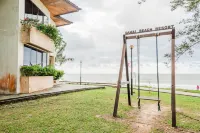 Damai Beach Resort Отели в г. 
