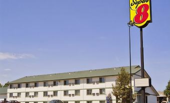 Super 8 by Wyndham Pueblo - Housity