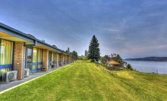 Lake Jindabyne Hotel