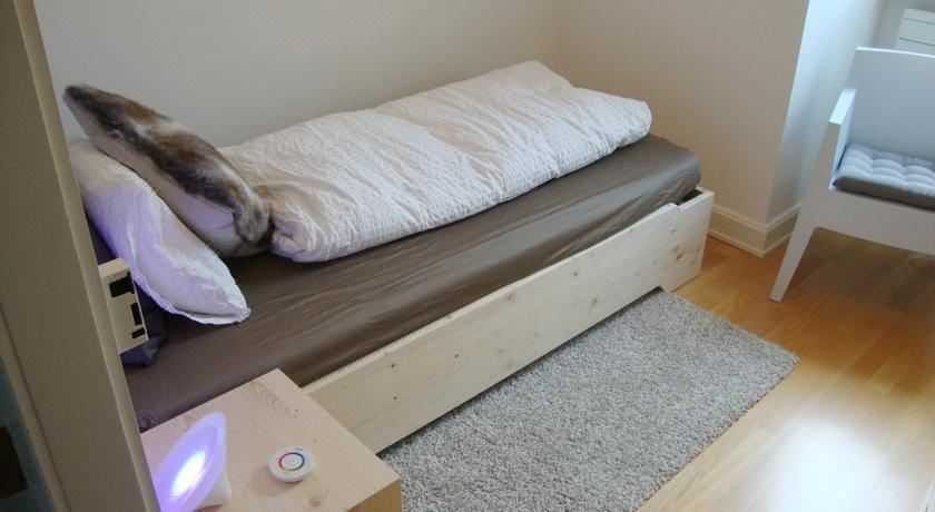 B&B Laupenring, Basel Single Room with Shared Bathroom