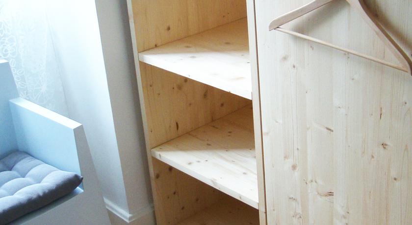 带共用浴室的单人房