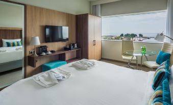 Courtyard by Marriott Gdynia Waterfront - Housity