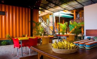 Hangover Hostels Mirissa