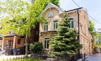 Easyhosts.Amazing Victorian House