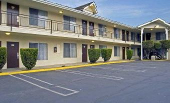 Hotel Salina Beaumont CA