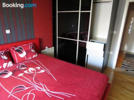 一卧室公寓（带阳台）