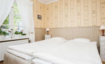 Enångers Bed and Breakfast - Housity
