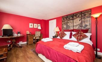 The Ville's Bed & Breakfast - Housity