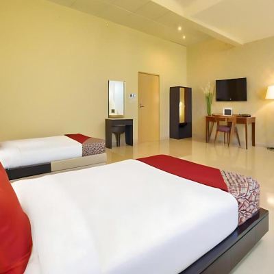 Bilik Deluxe Keluarga Kupon OYO Home 90383 Chaah Homestay 1