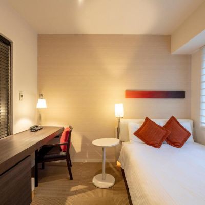 小間大床房-僅限淋浴（吸菸） 東京京阪四谷飯店優惠