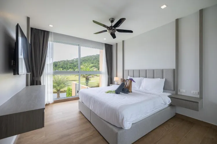 วิลลาดีลักซ์แบบสี่ห้องนอนพร้อมสระว่ายน้ำส่วนตัว