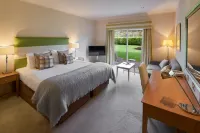 Cbh Donnington & Co (Formerly Donnington Valley Hotel) Hotele w: 