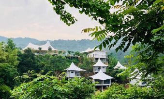 Tent hotel