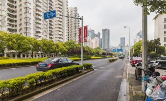 iNestin Shanghai Apartment (Lujiazui)