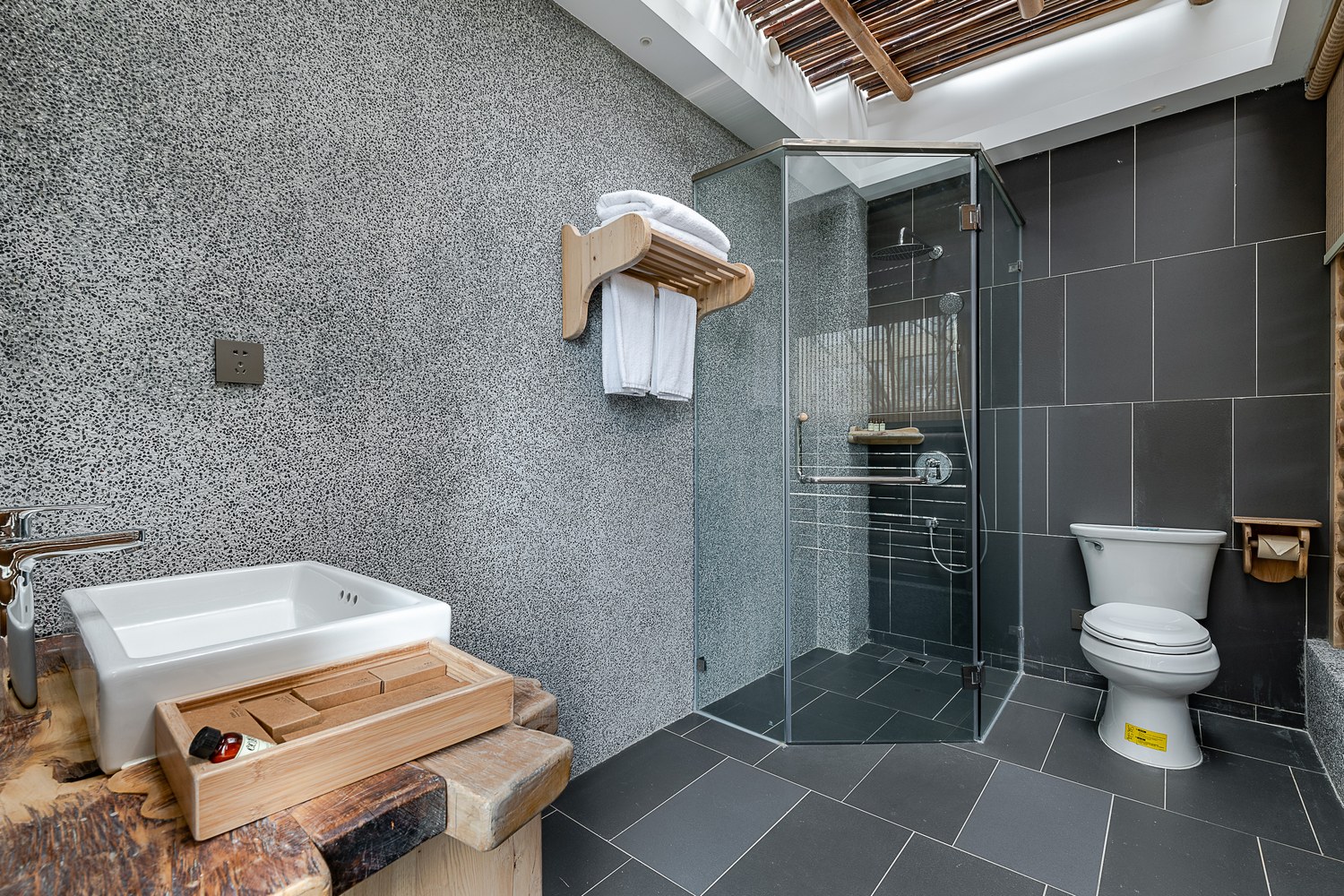 心素.靜眠大床房【金可兒床墊】【科勒衞浴】