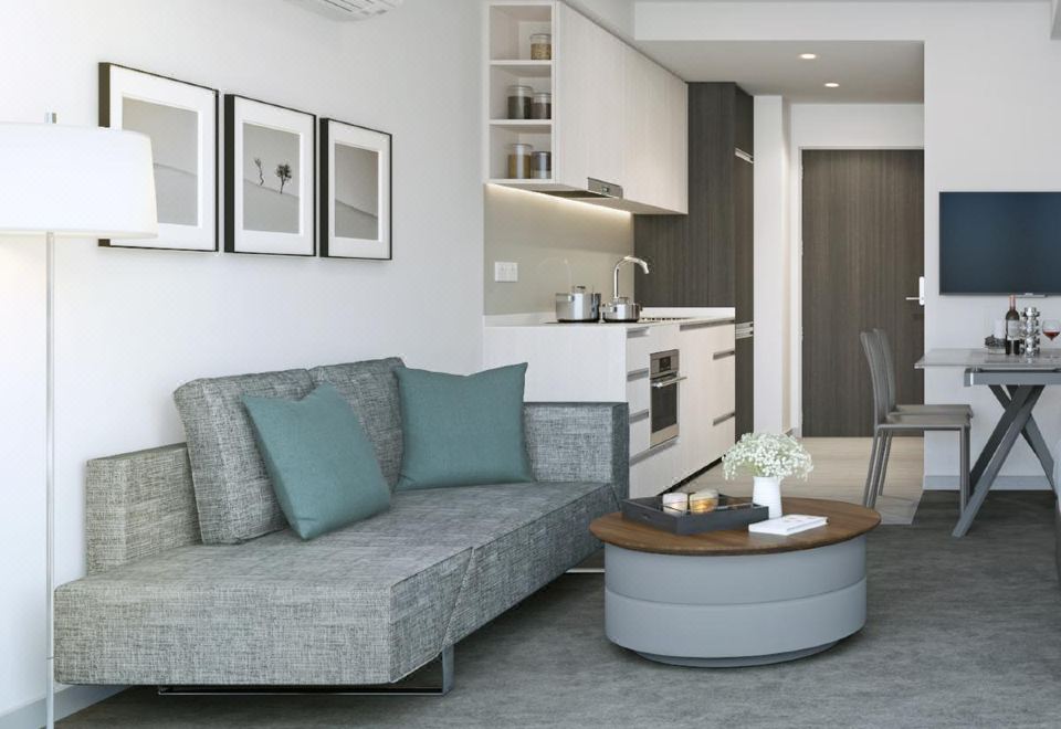 Studio Suite (Airport Facing)