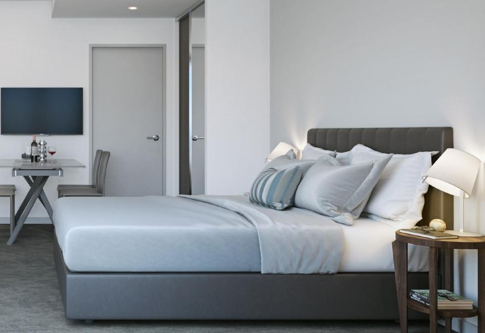 Studio Suite (Airport Facing)