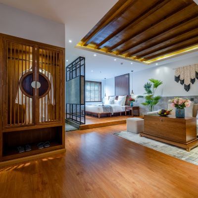 侘寂之美·唯美大床房【定製浴缸袋+馬桶圈+洗護用品】 花築奢·麗江古城沁湖軒湖景花園客棧優惠