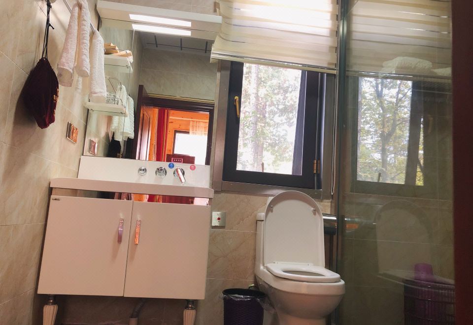 Qingsongling Double Bed Room