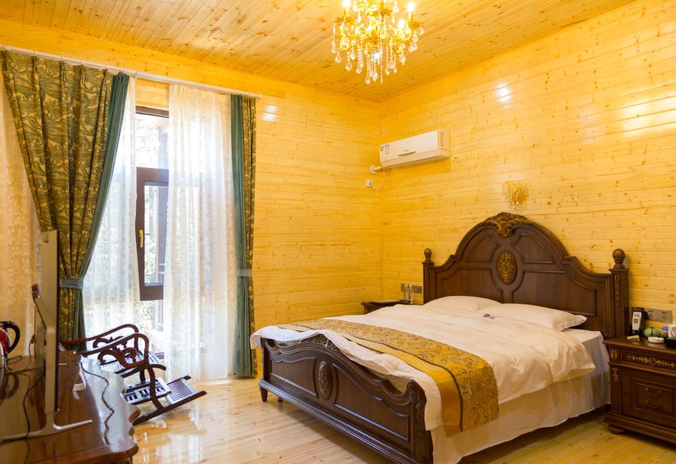Qingsongling Double Bed Room