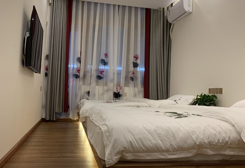 Xinlongmen GuesthouseChinese-Style Room (Tatami)