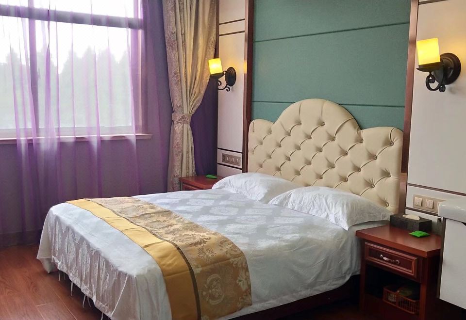 Xianzun Deluxe Double Bed Room