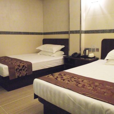 四人房 （獨衛部分有窗） 香港比比旺角賓館（家庭旅館）優惠