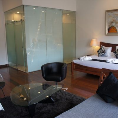 Suite Mewah Kupon Heeren Palm Suites