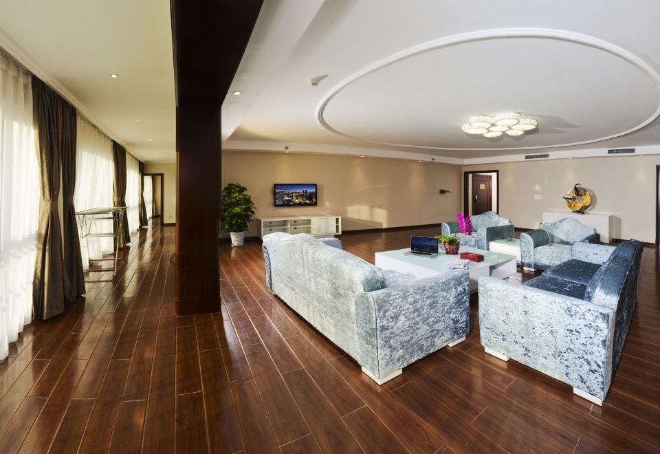 公寓豪華四居室套房