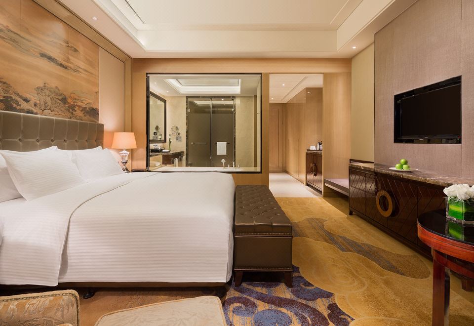 Wanda Realm FushunExecutive Deluxe Double Bed Room (Large Space + Large Bathtub + King Bed)