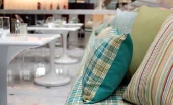 New Riverview Suites Taipei - Housity