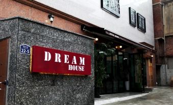 Dream Guesthouse - Housity