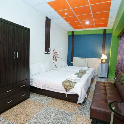 典雅四人房 台東安慶67精品套房館優惠