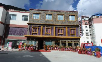 Kangding Renjia Tibetan Culture Theme Hotel