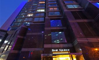 3rd Space Seaview Apartment Hotel