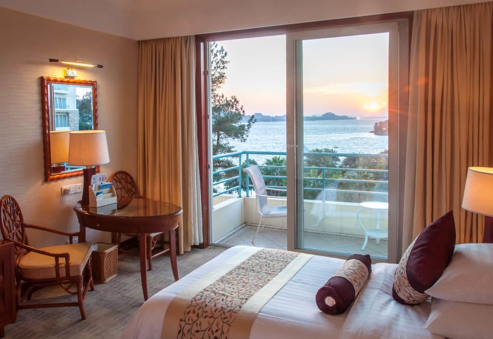 豪华湖景双床房