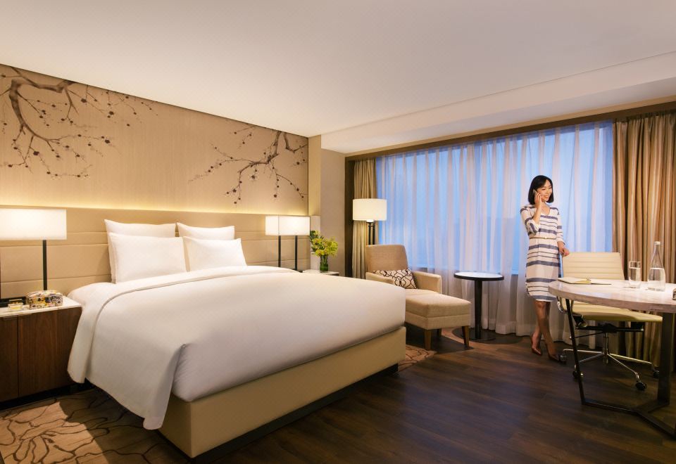 三居室套房（全套厨房设备+洗烘机+三衞+浴缸）